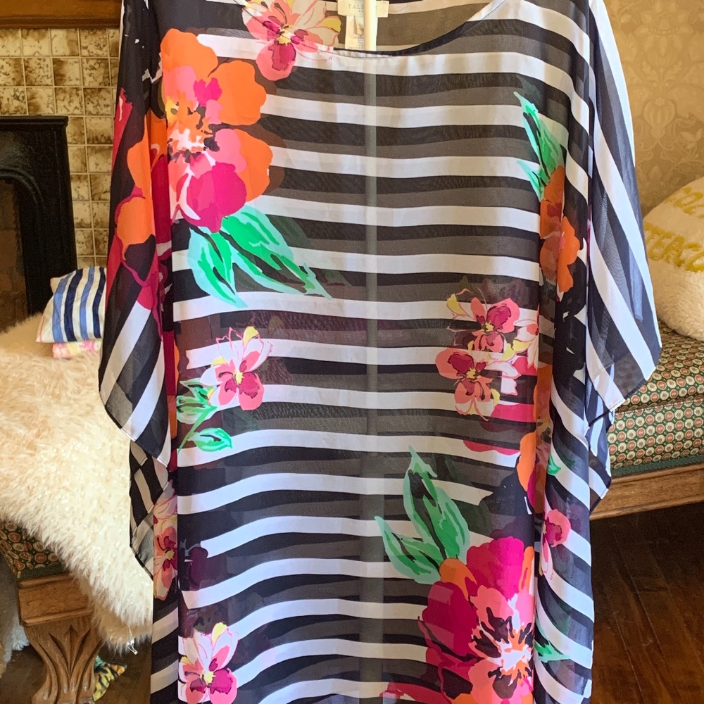 Talbots sheer floral coverup. Worn a few times.‎